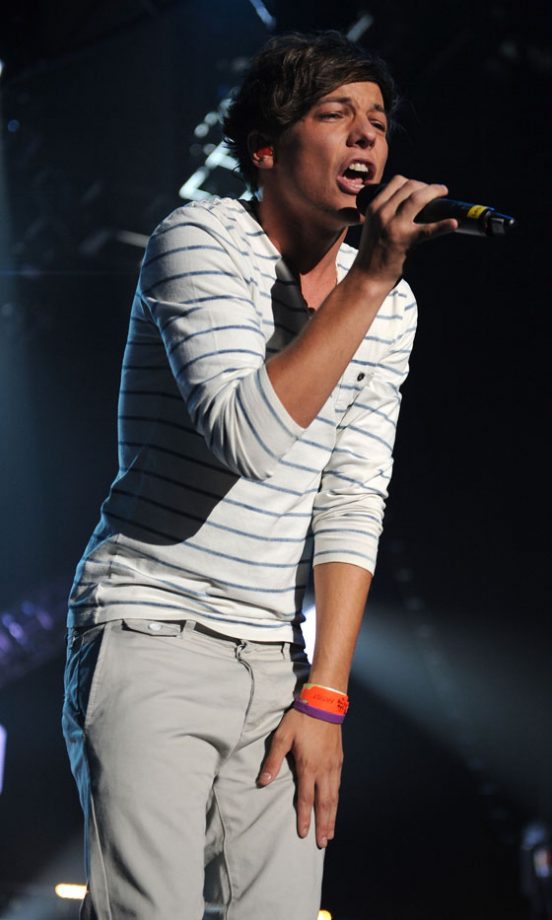 Louis From One Direction Performing At The BBC Radio 1 Teen Awards, October 2011