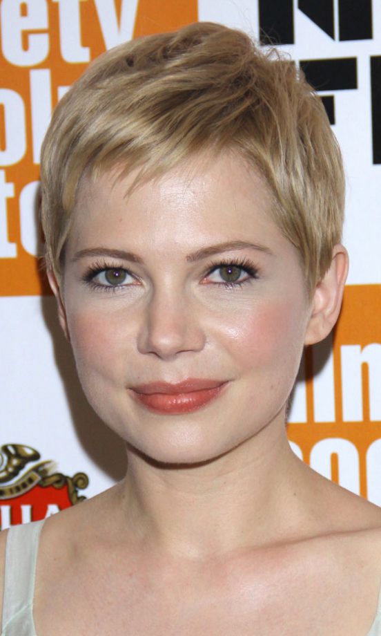 We Love Michelle Williams' Cute Pixie Crop Hairstyle, 2011