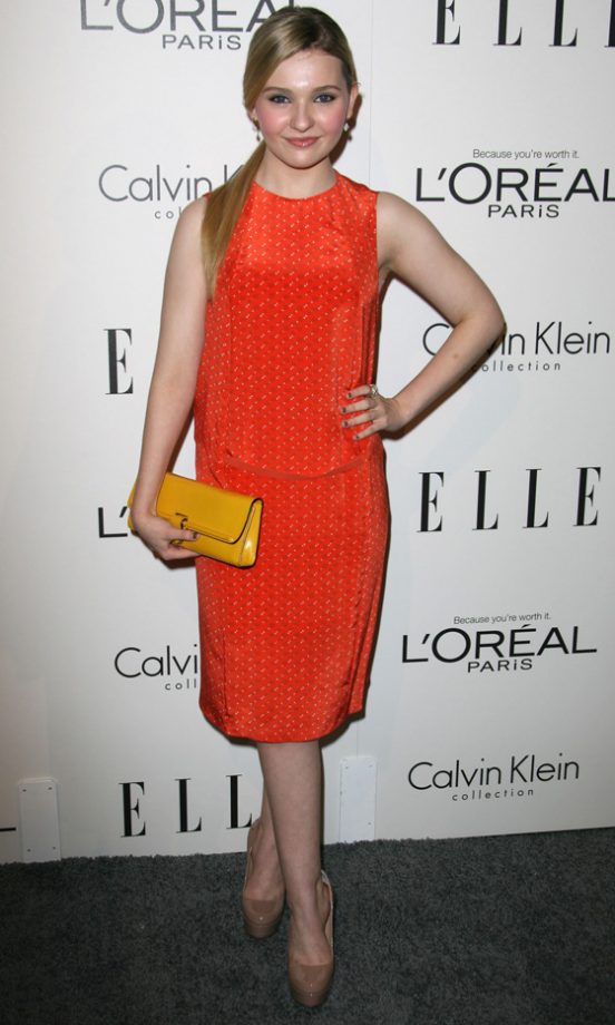 Abigail Breslin Rocks The Colour Blocking Fashion Trend At Elle Mag's Annual Women In Hollywood Tribute 2011