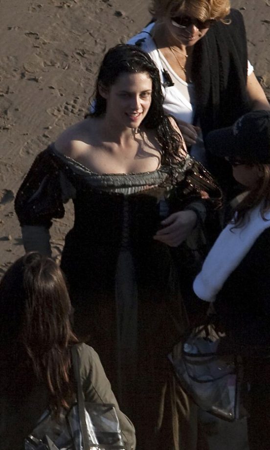 Kristen Stewart Filming Snow White And The Huntsman