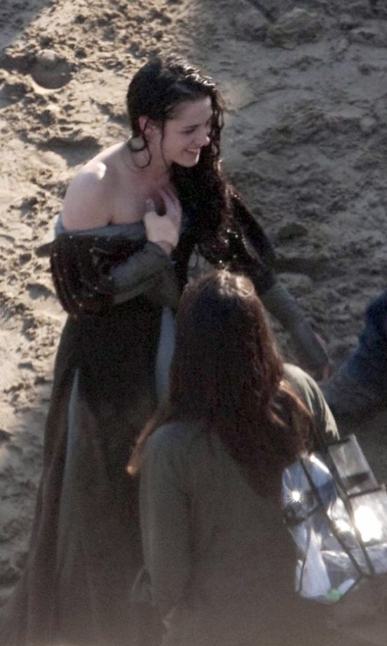 Kristen Stewart Filming Snow White And The Huntsman