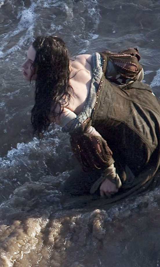 Kristen Stewart Filming Snow White And The Huntsman