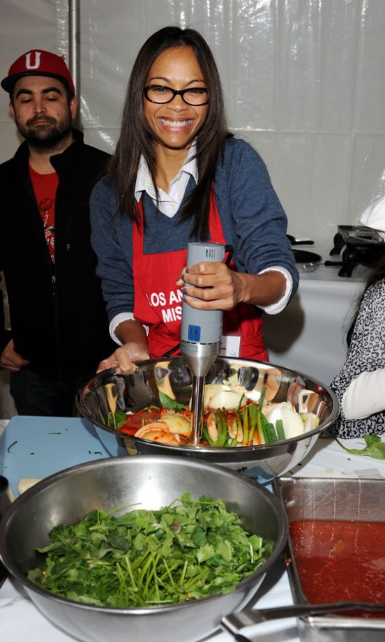 Zoe Saldana Kept It Casual Serving Up Soup For The Homeless In LA. 2011