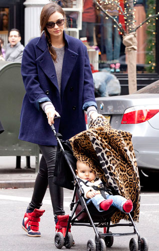Stylish but casual Miranda Kerr flies the flag for sporty hi-tops