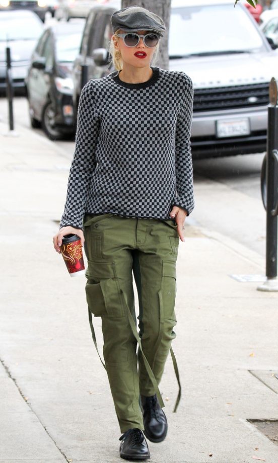 Gwen Stefani Is Brilliant At Casual-Cool Dressing. Red Lipstick Obligatory