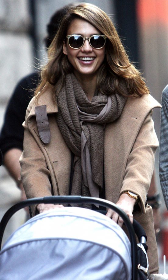 Yummy Mummy Jessica Alba Hit The New York Streets Looking Fab, 2011