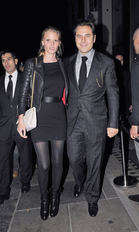 Lara Stone And David Walliams Dress In Matching Head-To-Toe Black Leaving Nobu, 2011