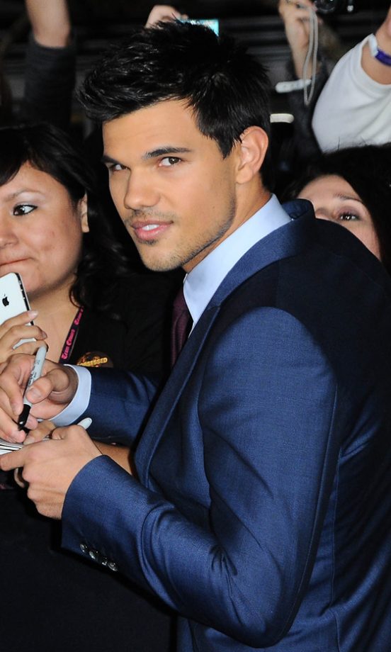 Taylor Lautner At The LA Premiere Of Twilight Breaking Dawn Part 1, 2011