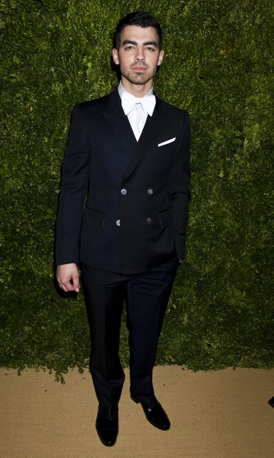 Not Many Men Could Make A Dickey Bow Look So Cool But Joe Jonas Does With Style At The CFDA Awards 2011