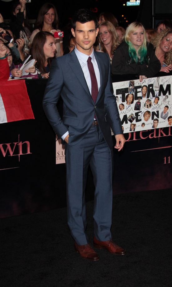 Taylor Lautner At The LA Premiere Of Twilight Breaking Dawn Part 1, 2011