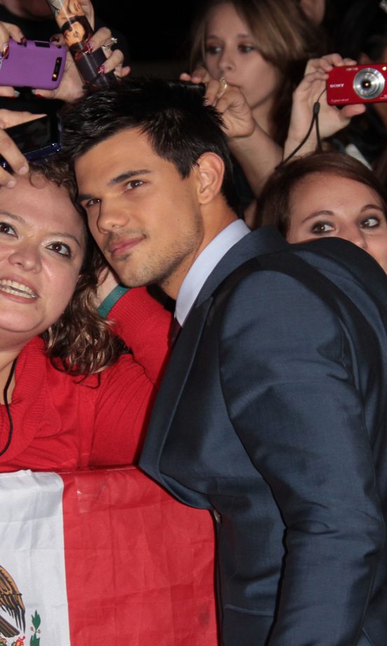 Taylor Lautner At The LA Premiere Of Twilight Breaking Dawn Part 1, 2011