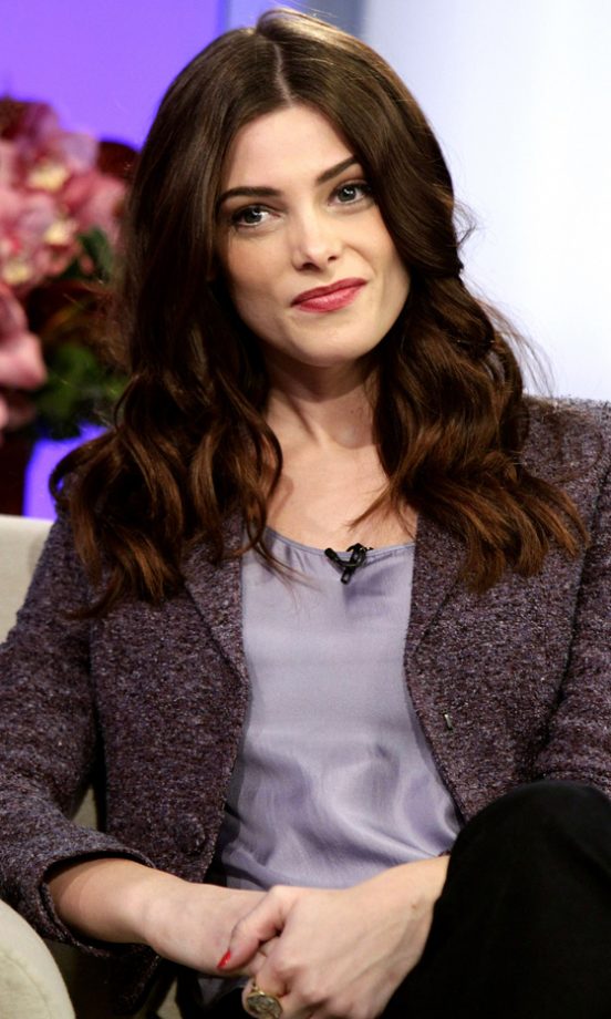 Red Lips And Smoky Eyes Make Ashley Greene's Daytime Look A Real Fashion Winner, 2011