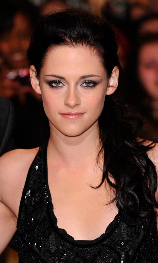 Kristen Stewart At The London Premiere Of Twilight: Breaking Dawn - Part 1, 2011