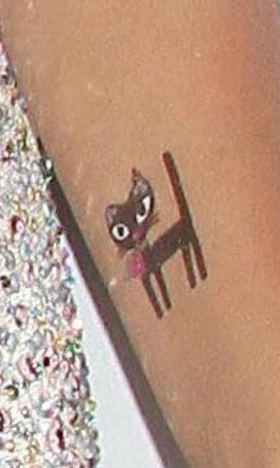 Check This Out; Leona Lewis' Super-Cute Cat Tattoo, 2011