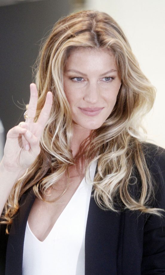Gisele Bundchen Brings Peace And Fab Hair To The Pantene Institute Experience Store Opening In Brazil, 2011