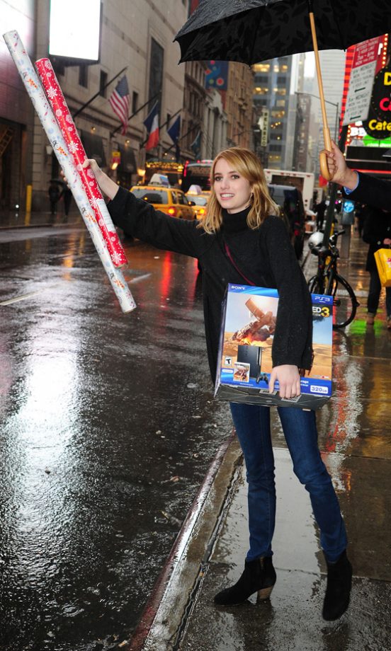 Emma Roberts Literally Stops Traffic On Her Christmas Shopping Run, 2011