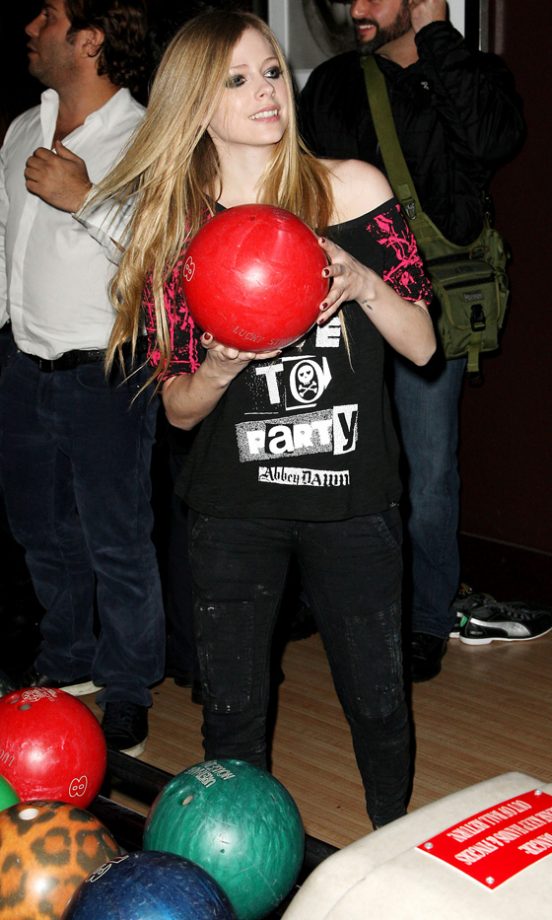 Avril Lavigne Rocked Her Usual Grungy Style At The Picksie 2.0 Launch 2011