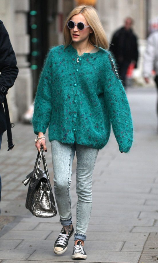 Fearne Cotton Dressed Down For The Cold In The Ultimate Cosy Jumper - Love Her Metallic Bag. 2011