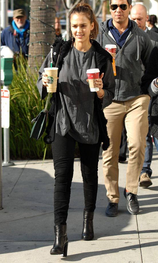 Jessica Alba Proved She's The Queen Of Casual Street Style In A Black Ensemble. 2011