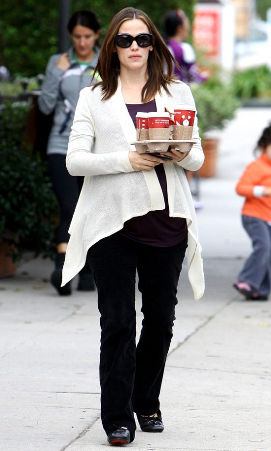 Pregnant Jennifer Garner Wrapped Up On The Coffee Run In LA, 2011