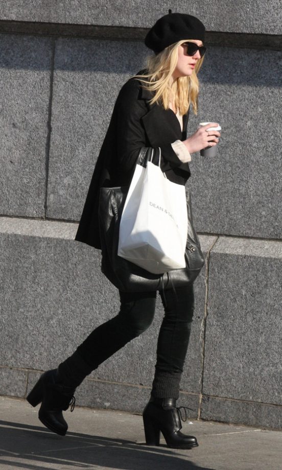 Dakota Fanning Tried To Go Unnoticed During A Christmas Shopping Trip - Better Luck Next Time, 2011