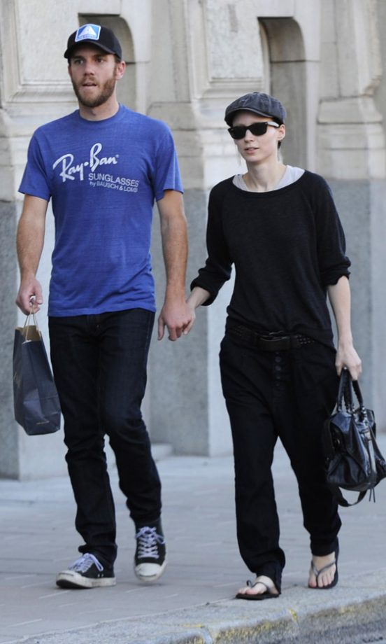 Rooney Mara And Her Boyfriend Strolled Around Sweden In Casual Outfits, 2011