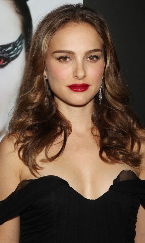 Natalie Portman Draws Inspiration From Her Black Swan Character With Dark Red Lipstick, November 2010