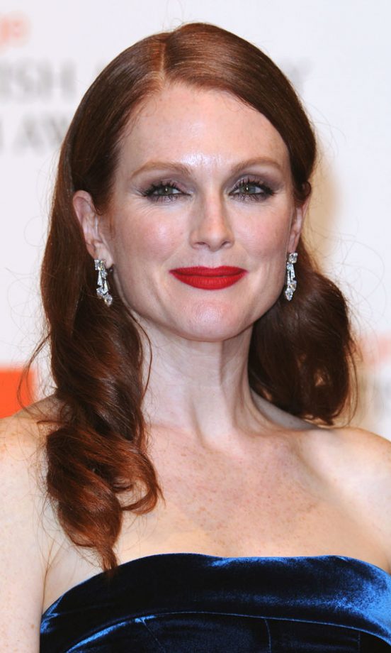 Julianne Moore Keeps Her Look Super Sophisticated With A Matte Red Lipstick, February 2011