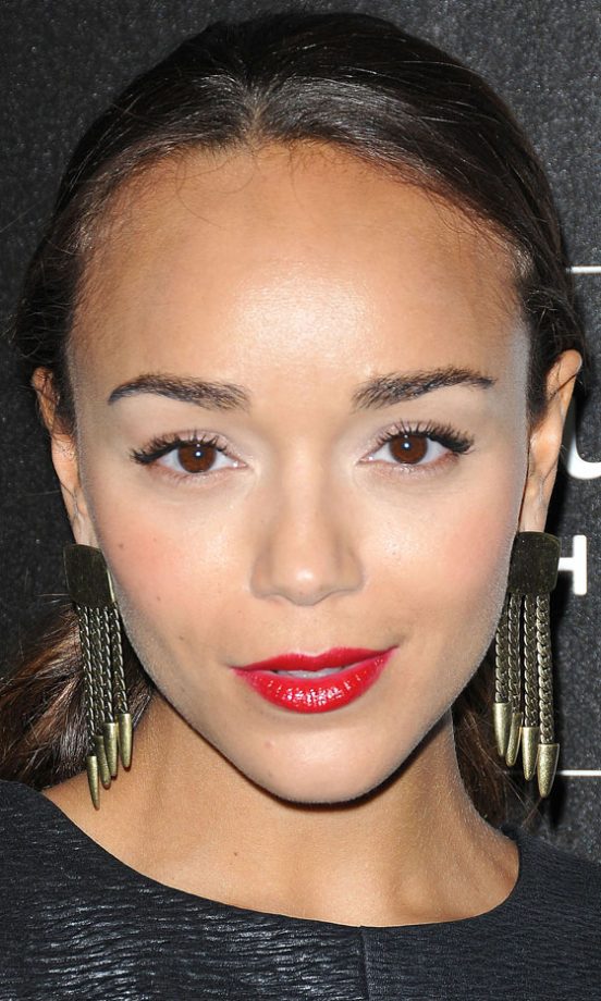 Ashley Madekwe Looked Striking With Bold Red Lips At The Elle And Sundance Party, 2012