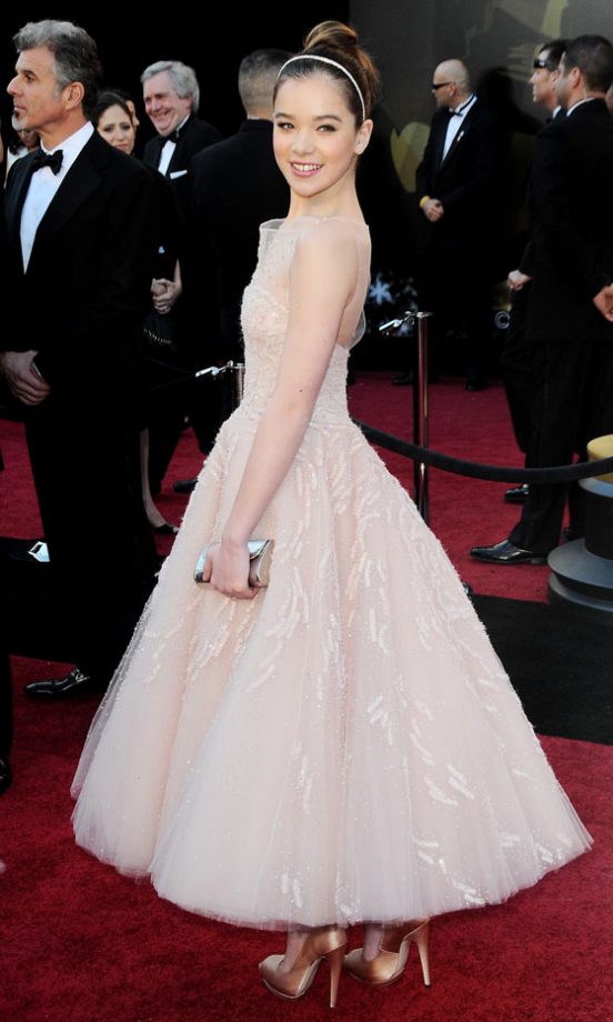 Hailee Steinfeld In Marchesa At The Oscars 2011