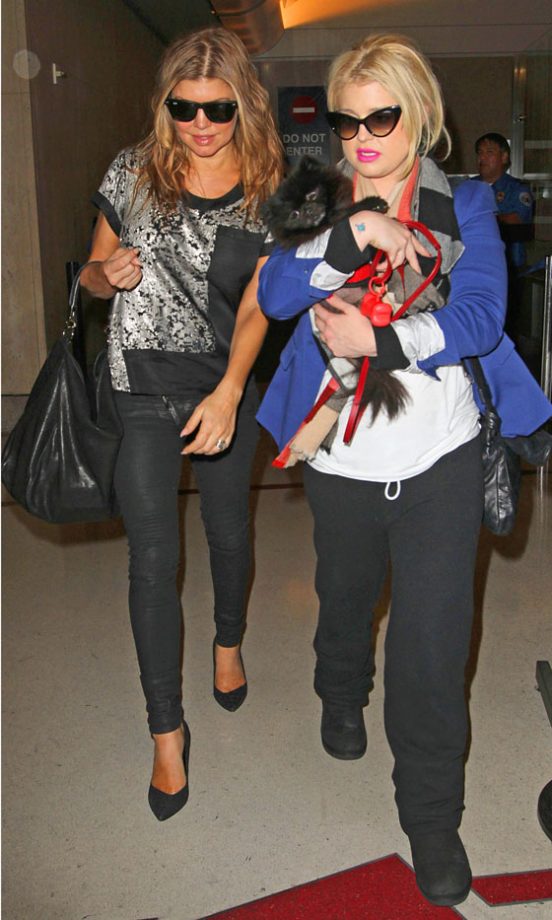 Stacy Ferguson Arrives At LAX With Kelly Osbourne And Pet Dog Sid, 2011