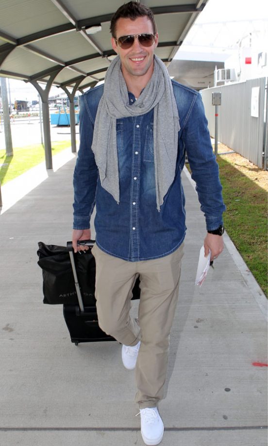 Kris Smith Looking H.O.T As He Arrives At Perth Airport, 2011. Fancy Carrying Our Bags Too Kris?