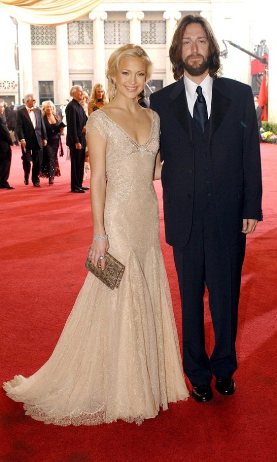 Kate Hudson, Wearing Versace, With Chris Robinson At The 2003 Academy Awards