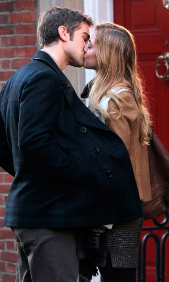 Chace Crawford Kisses Stunning Ella Rae Peck In Steamy Gossip Girl Scenes On The New York Sidewalk, 2012