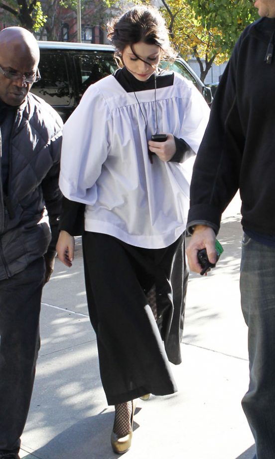 Michelle Trachenberg Dressed As A Priest On Set Of The Fifth Season Of Gossip Girl 2011