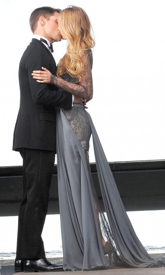 Blake Lively As Serena Van Der Woodsen Films A Romantic Gossip Girl Scene In A Gorgeous Lace Gown, 2010