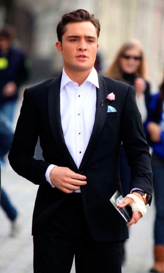 Ed Westwick Looking Dapper On The Gossip Girl Set - What's Happened To His Hand, Though? 2011