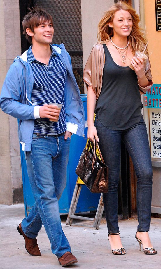 Nate And A Newly Single Serena (Played By Blake Lively) Plan Their Summer In The Hamptons, 2008