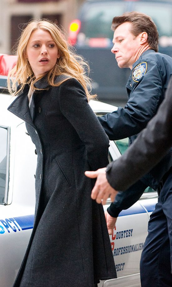 Blake Lively As Serena Van Der Woodsen Gets Arrested, 2009
