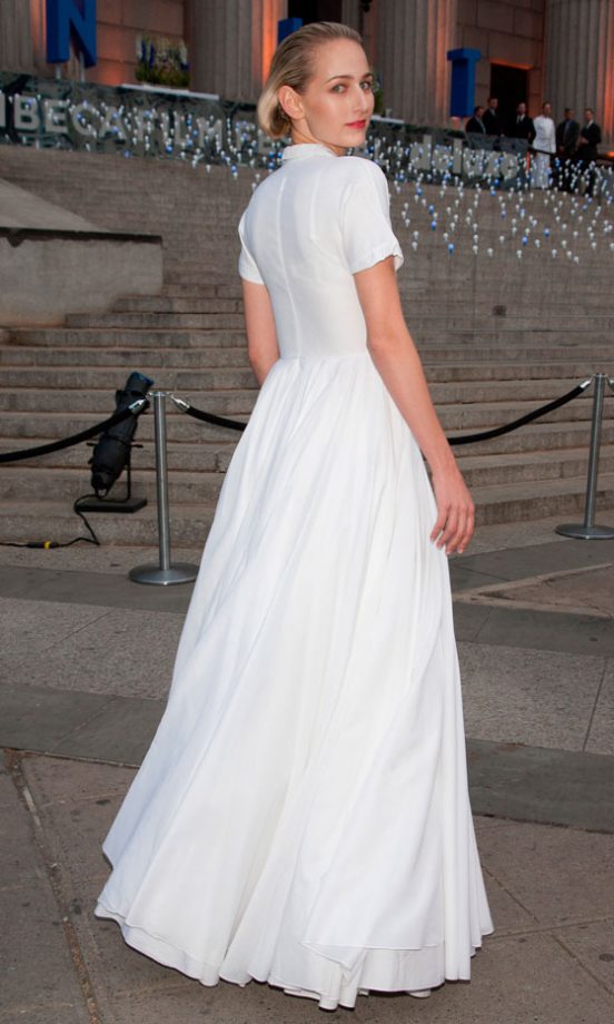 Leelee Sobieski Shines In This Fairytale Princess Dress, We Love Its Modern Feel, 2012