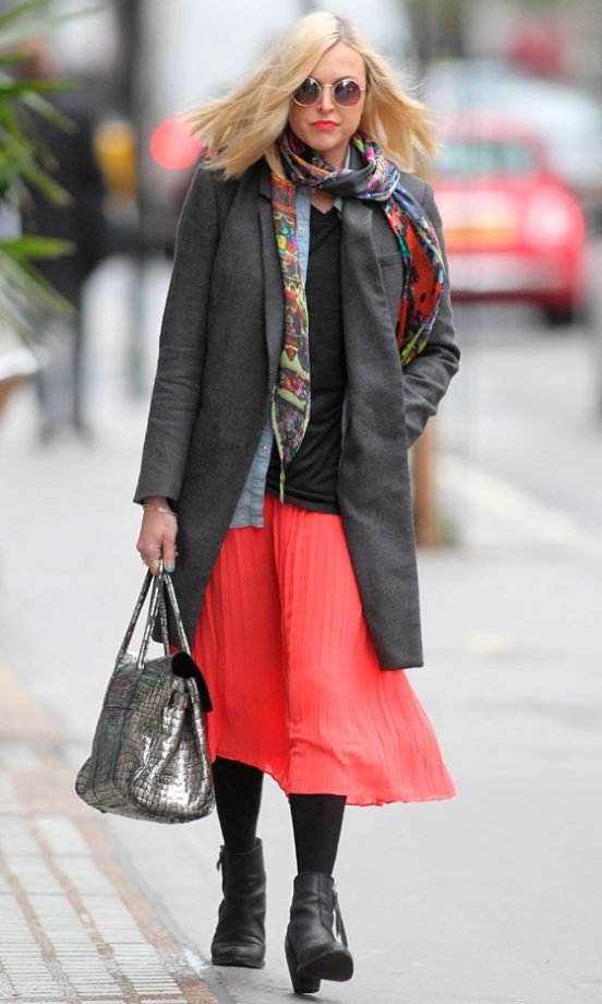 Fearne Cotton Shuns The Rain In A Red Pleated Skirt And Metallic Bag
