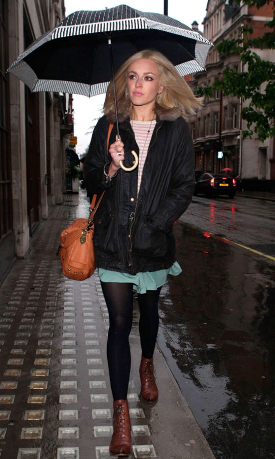 Fearne Cotton Hid From The Rain In An Anorak And Classic Brown Accessories, 2012