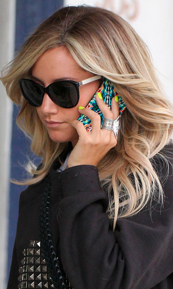 Ashley Tisdale Rocked The Most Perfect Off-Duty Waves We've Ever Seen! 2012