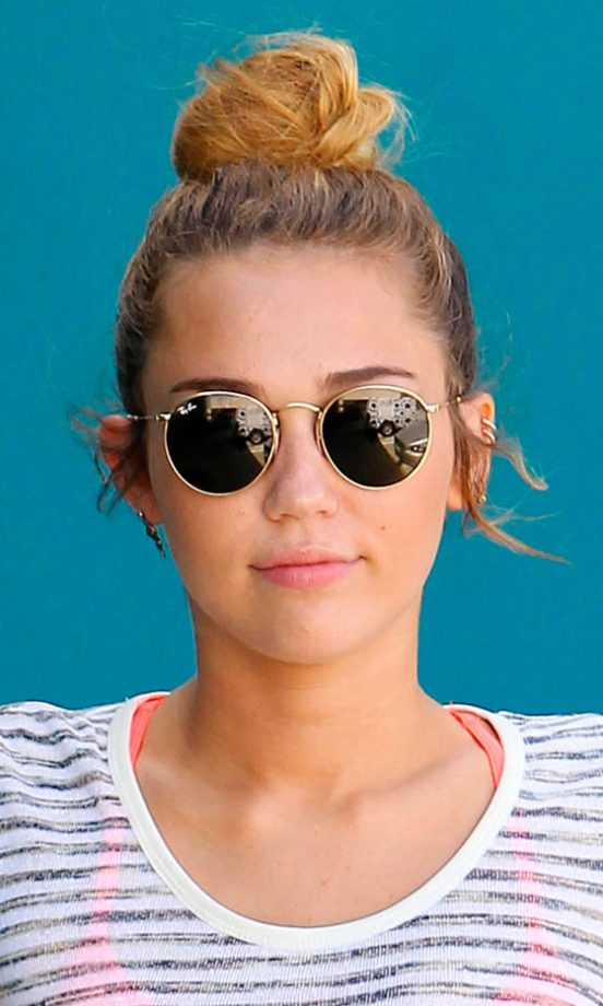 Miley Cyrus Manages To Pull Off Gym Hair, We Love Her Top Knot, 2012