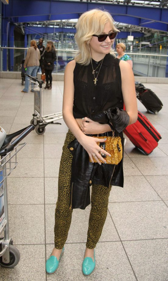 Pixie Lott Shows Us How To Do Off-Duty Airport Chic, 2012