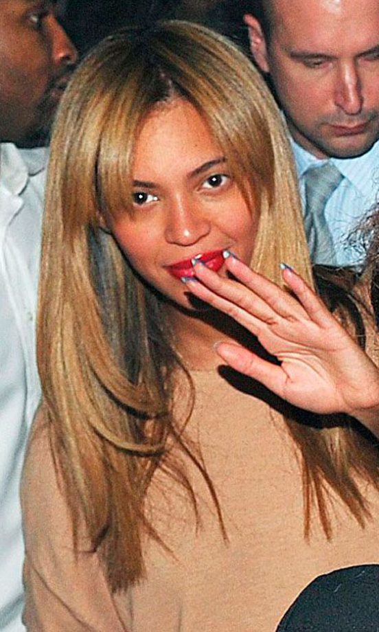 Beyonce Rocks Clean And Simple Caramel Locks, We Love! 2012