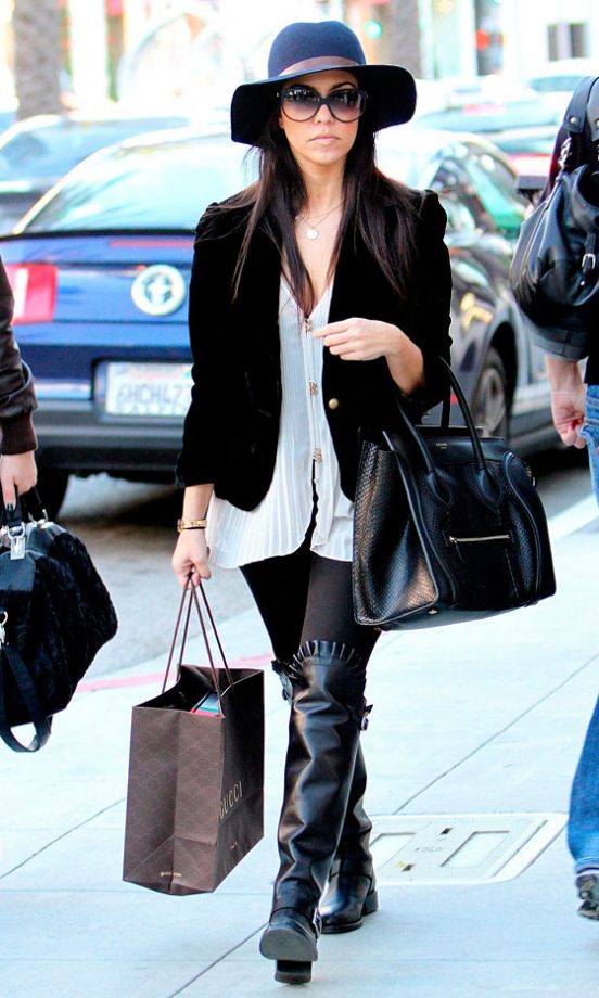 Kourtney Kardashian Shops In LA, December 2011