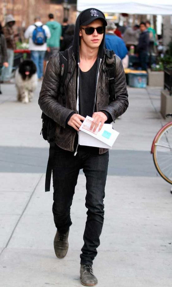 Austin Butler Is Set To Be Carrie's Main Love Interest In The Carrie Diaries In New York, 2012