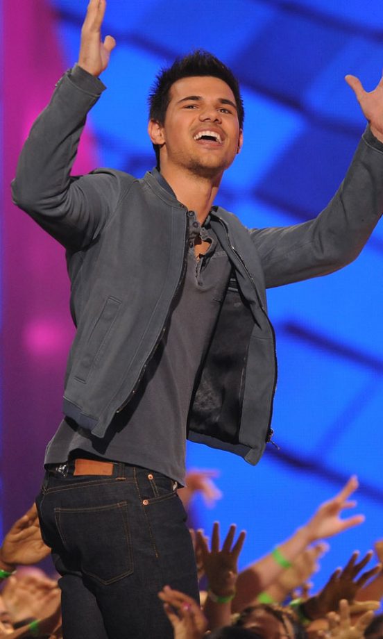 Taylor Lautner At The Kids' Choice Awards 2012