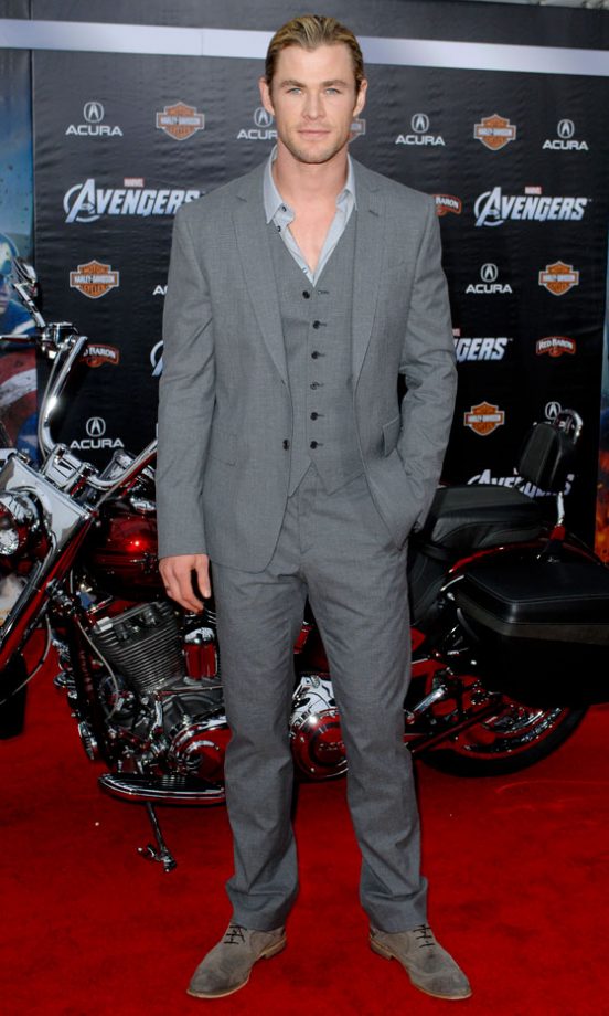 Chris Hemsworth Scrubs Up Very Well At The Avengers Premiere, 2012